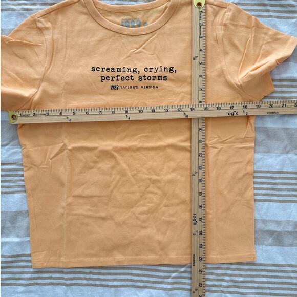 Taylor Swift NIB | Screaming Crying Perfect Storms Yellow Baby T-Shirt | size XL - Picture 2 of 7